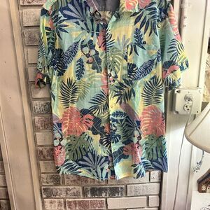 Izod mens size LG blue pink Halwani shirt